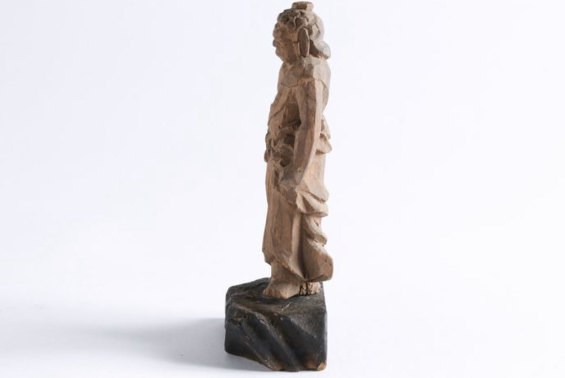 Antica Statua Buddista Giapponese in Legno – Scultura Minshubutsu, Accolito Doji (Fudo Myoo), Periodo Edo/Meiji
