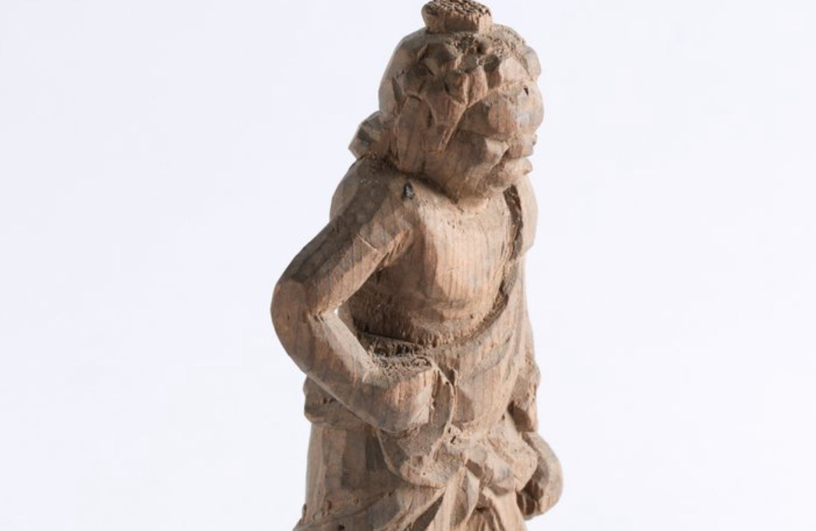 Antica Statua Buddista Giapponese in Legno – Scultura Minshubutsu, Accolito Doji (Fudo Myoo), Periodo Edo/Meiji